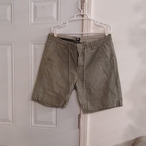 H&M Men's Khaki  Light Hunter Green Flat Front Shorts